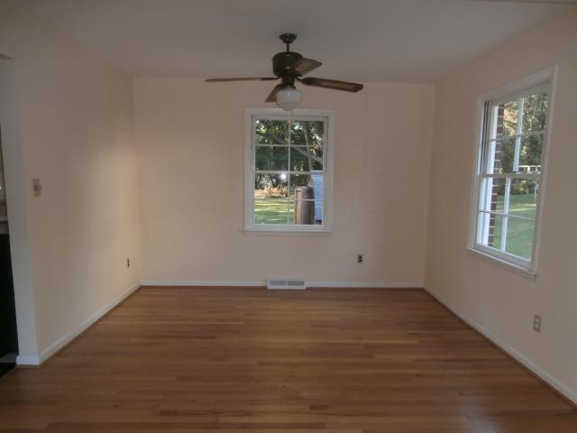 11 X 9 Dining Room With Ceiling Fan
