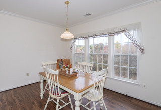 9473 Ashlyn Circle0015_001.jpg