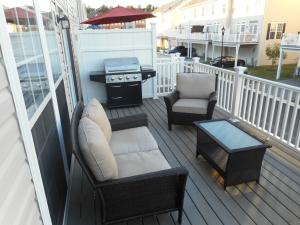 Entertain On The Deck