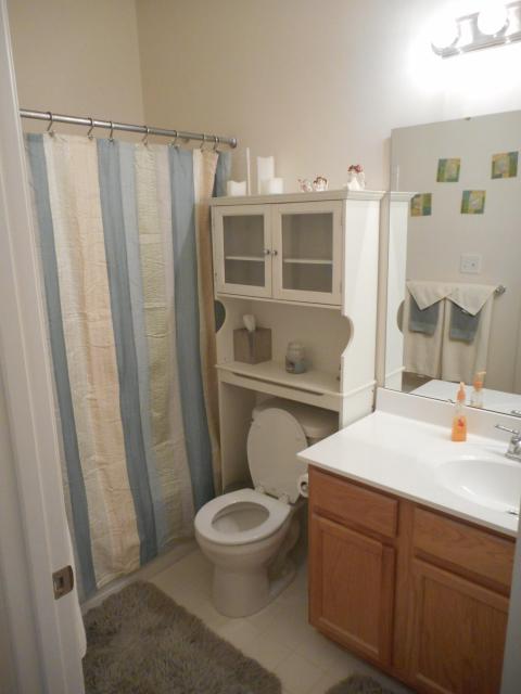 Upper Full Bath
