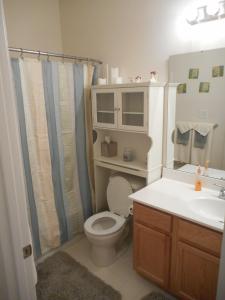 Upper Full Bath