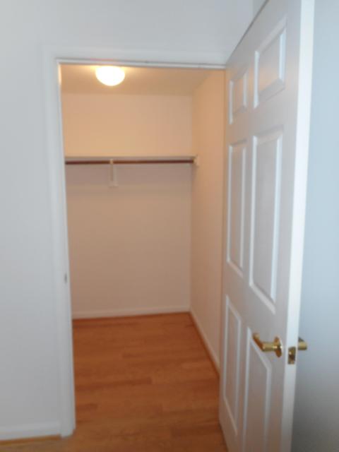 Master Bedroom Walk In Closet